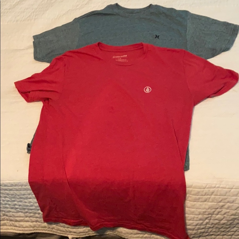 Hurley and Volcom t shirt